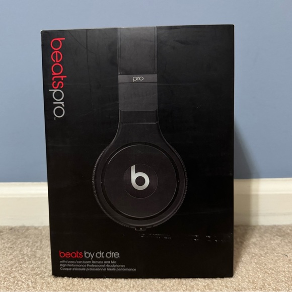 Beats Pro Over-Ear Headphones - Picture 1 of 11